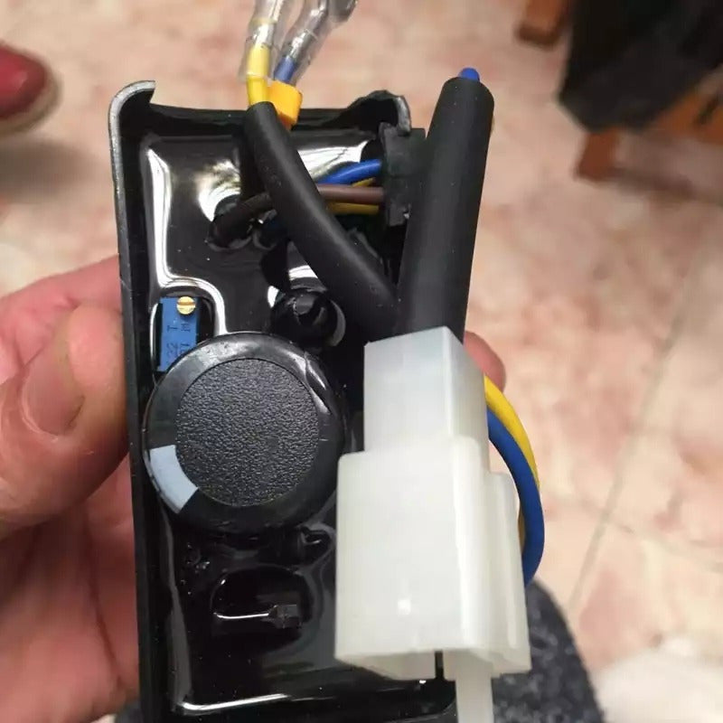 Regulador Voltaje Avr Monofásico 1-3kw Ec2500 Tt08b-3e Tereparochile